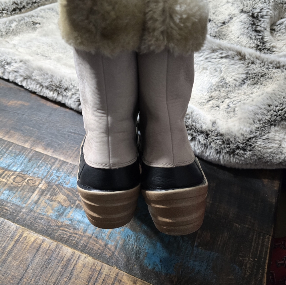 Bionica Black and Cream Winter Boots - Picture 4 of 6